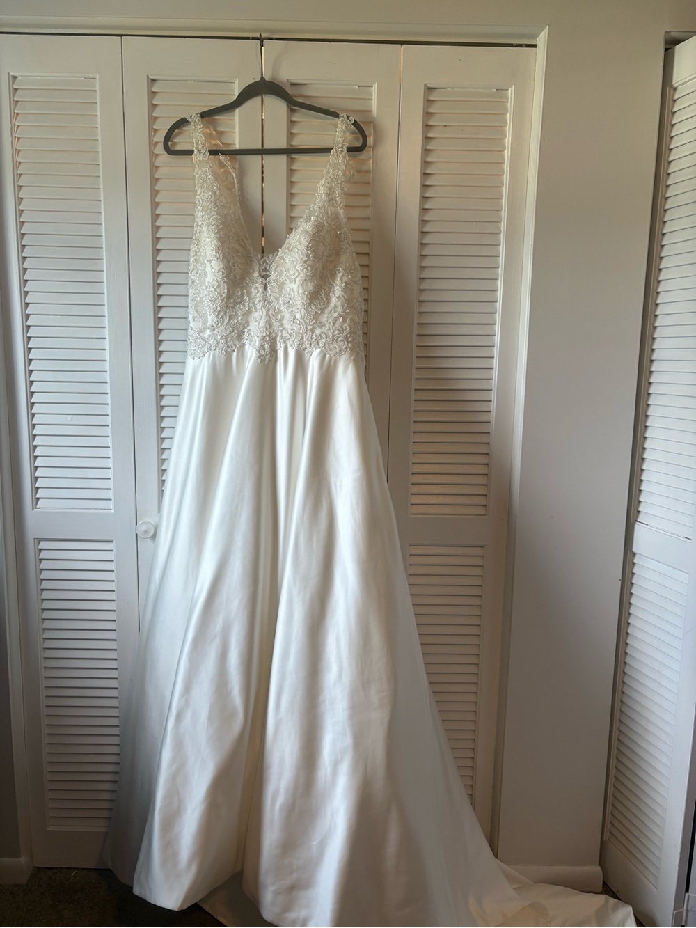 Moonlight Ivory Lace Sequin Top A-Line Wedding Dress Size 18